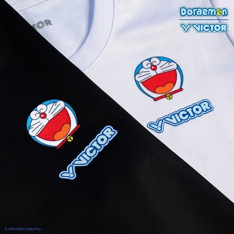 VICTOR x DORAEMON เสื้อกีฬาแบดมินตัน รุ่น T-504DRM (ผู้ใหญ่) รูปที่ 2